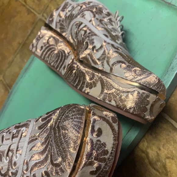 Tony Burch - Picture 7 of 12